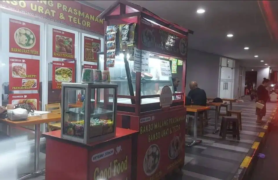 Iklan Lowongan Kerja Karyawati untuk Foodcourt Pasar Senen