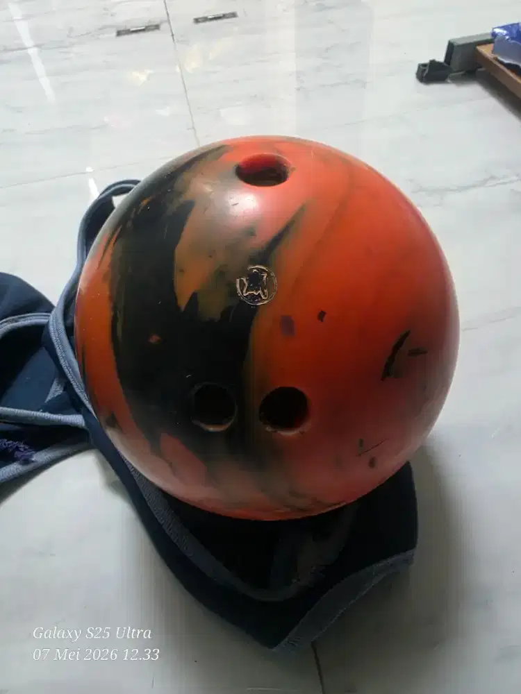 Bola bowling kondisi bagus