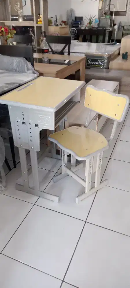 Meja kursi siswa