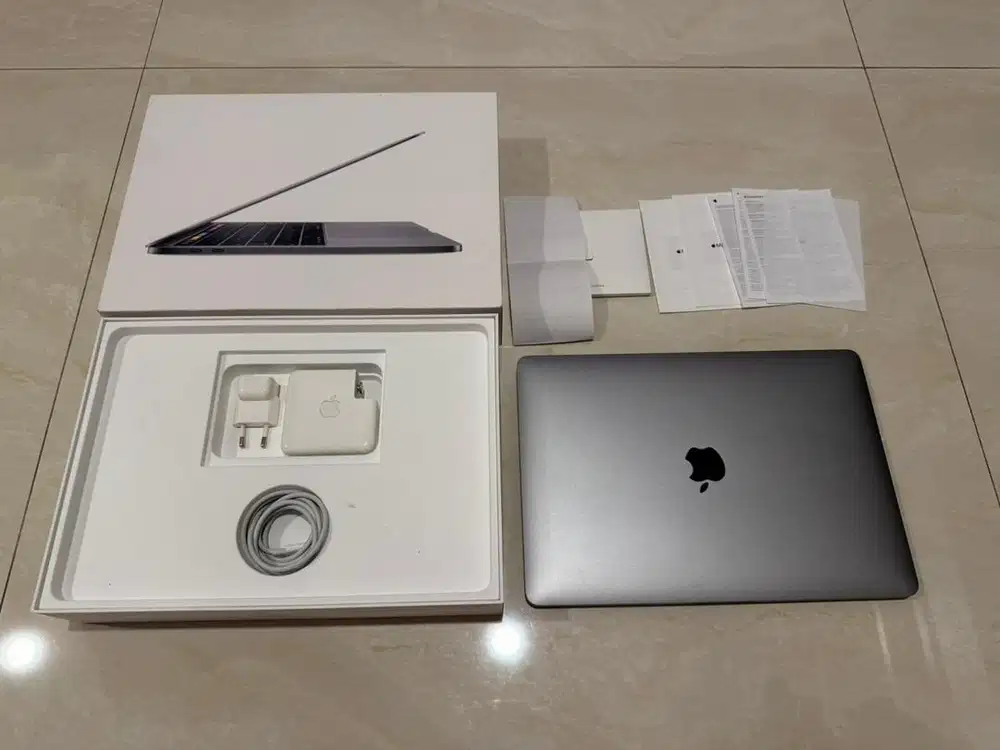 Mackbook pro 2019 512 touch bar ibox