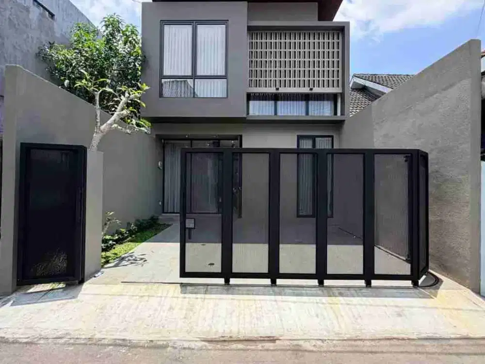 RUMAH MEWAH MODERN KONTEMPORER 2 LANTAI - FULL FURNISHED DI LOKASI PREMIUM DEKAT UGM