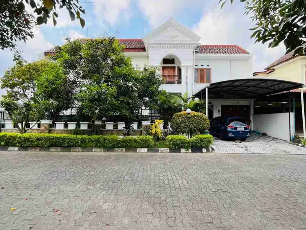 RUMAH MEWAH GAGAH 2 LANTAI FULL FURNISHED DENGAN KOLAM PRIBADI DALAM PERUMAHAN ELITE DEKAT MASJID SUCIATI