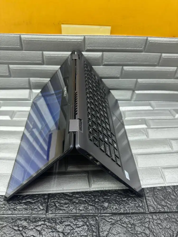 Asus Vivobook TP14 / TP412 14 intel i3 gen 8 Ram 4gb/256gb touchscren