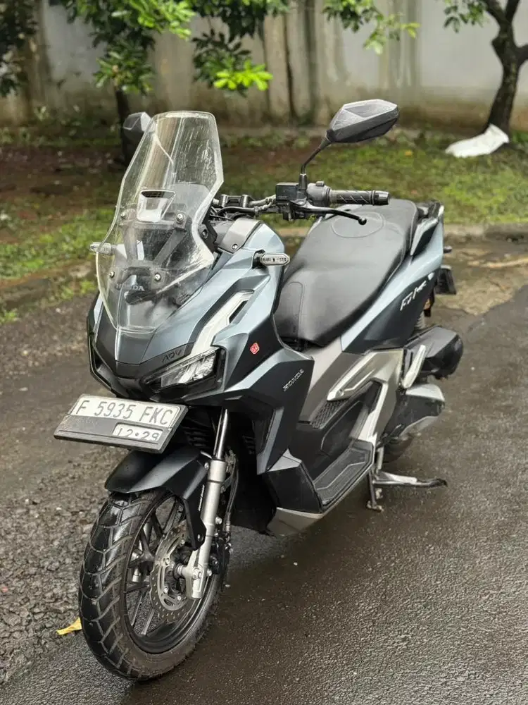 Honda ADV 160 CBS Thn 2024 Abu2 Mulus