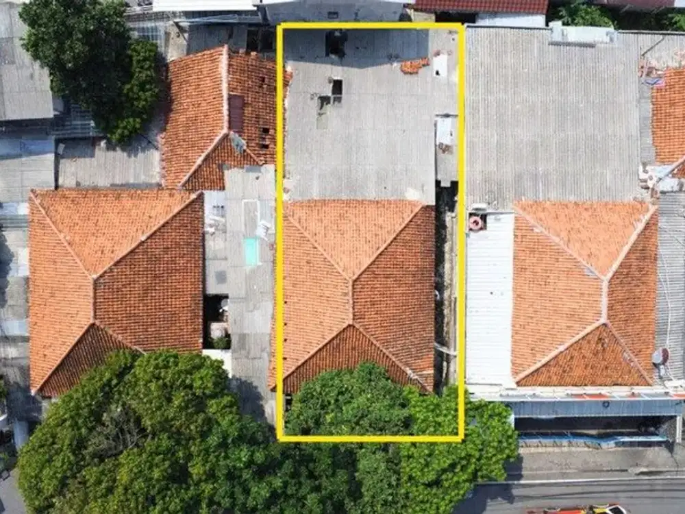 Dijual Rumah Hitung Tanah di Jalan Raya Bogor - Harga di bawah NJOP!