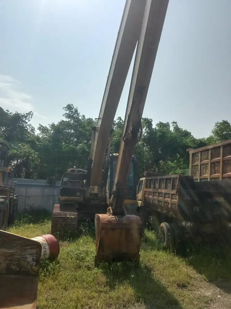 Long arm cat 320d2