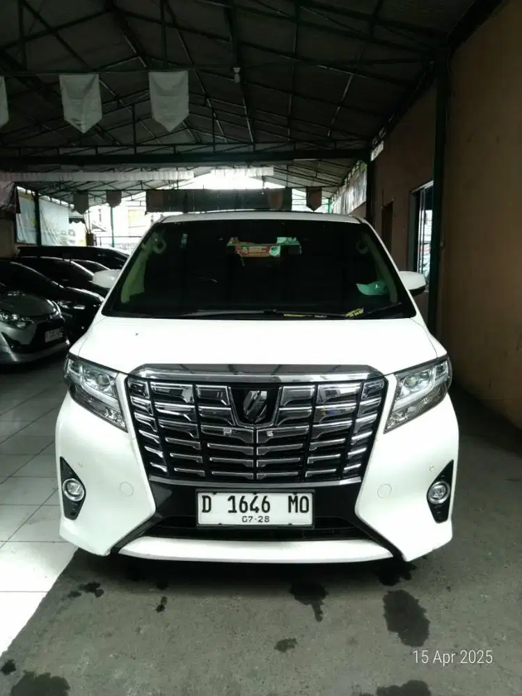DP 5 jt Toyota Alphard G 2.5 AT White Pearl Premium 2015