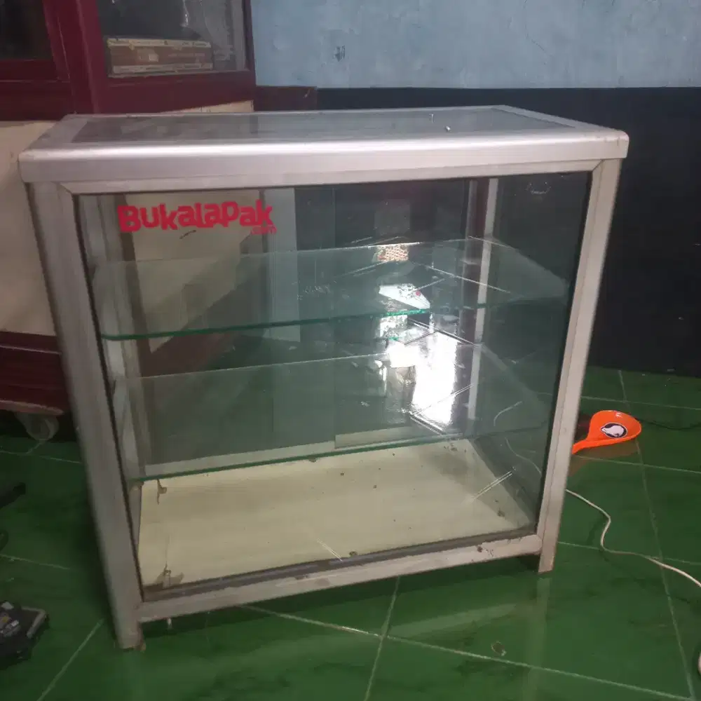 Etalase rokok layak pakai untuk display