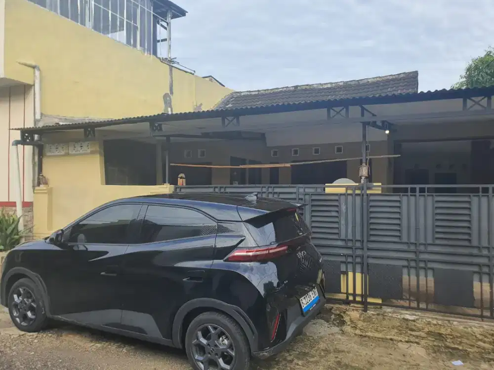 “Disewakan Rumah Pinggir Jalan Bilabong Permai