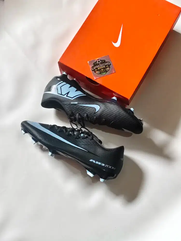sepatu bola nike mercurial zoom vapor 16 academy fg