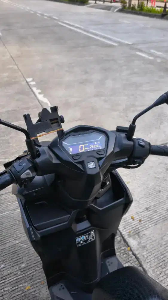 VARIO CBS ISS 125CC TAHUN 2024