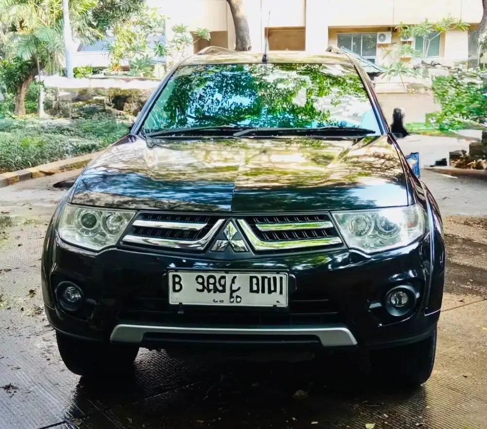 Dijual: Mitsubishi Pajero Exceed 2015 – Hitam, Kondisi Sangat Terawat