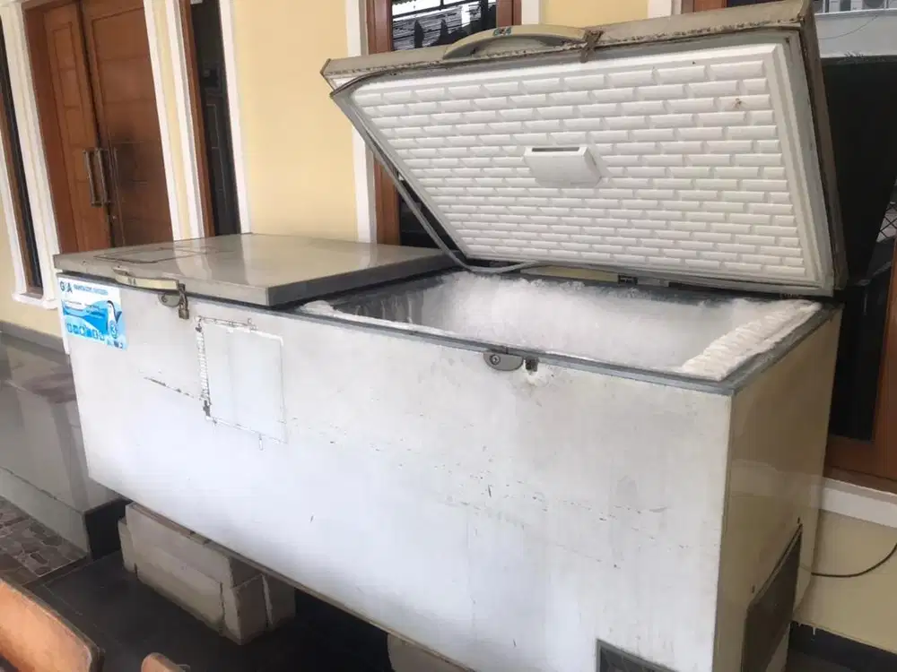 Jual Cepat kulkas frezer GEA kapasitas 1050 liter