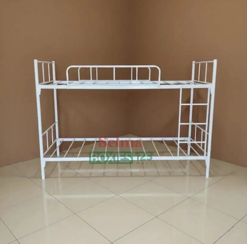 Ranjang besi tingkat