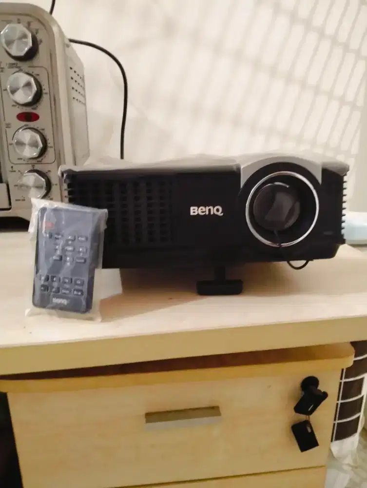 Proyektor BenQ MP524 Original dan Mulus