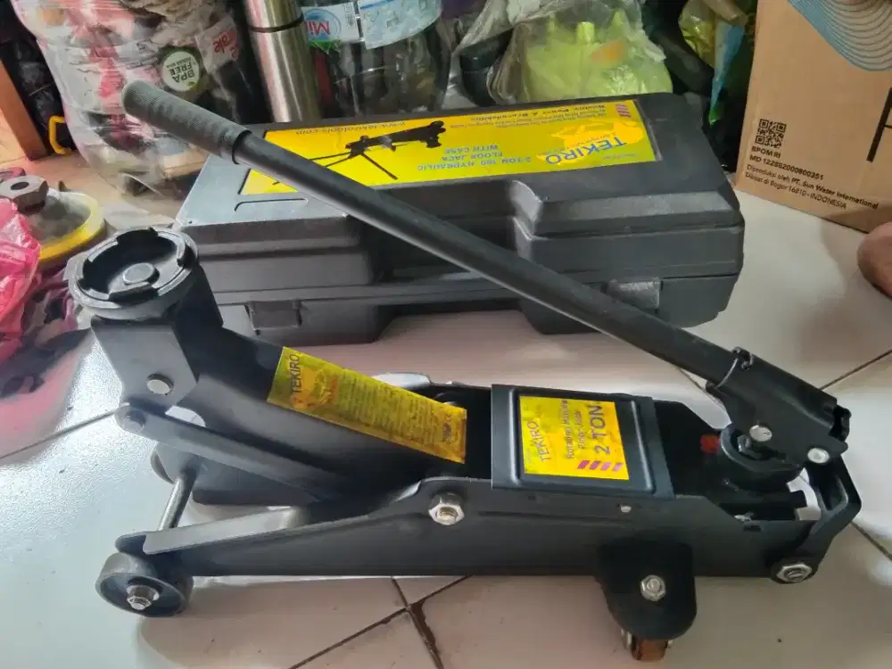Dongkrak buaya 2 ton
