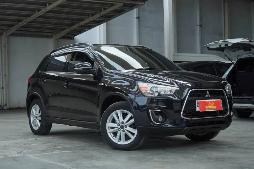 Mitsubishi Outlander 2.0 PX Matic AT tahun 2014 hitam DP minim 29 juta