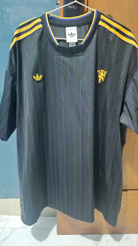 Manchester UnitedxAdidas(lifestyle/retro-inspired)Edition Terrace ORI