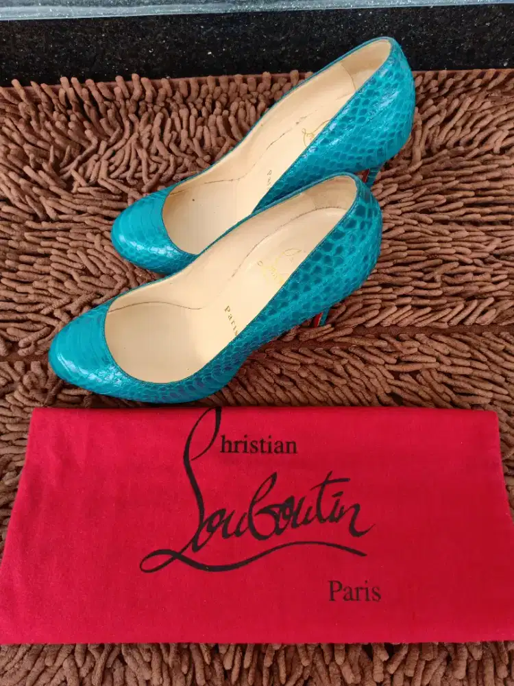 Christian Louboutin Authentic Snack Aqua hells 13cm size 36
