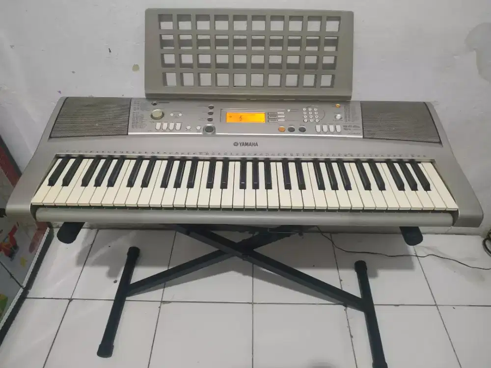 Keyboard piano Yamaha PSR E303 cod kranji