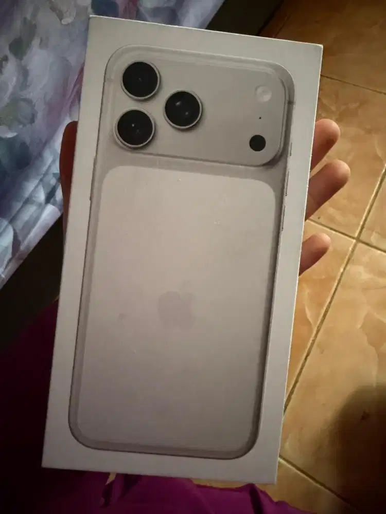Iphone 17 promax silver