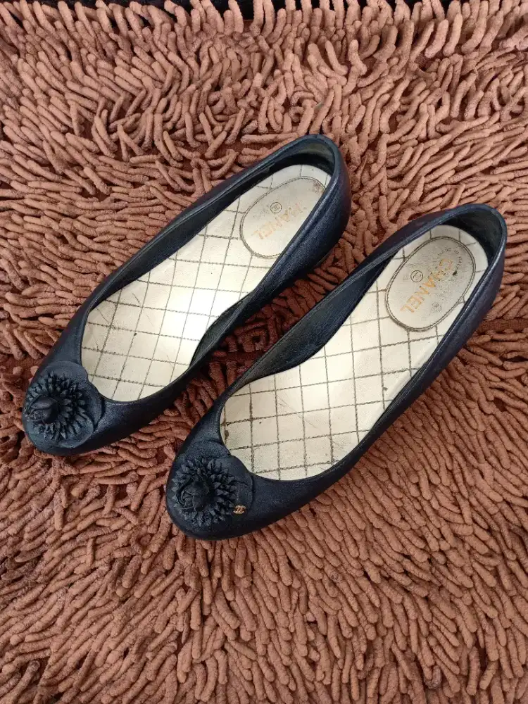 Authentic Chanel  black pump 3cm A G30255 size 36,5
