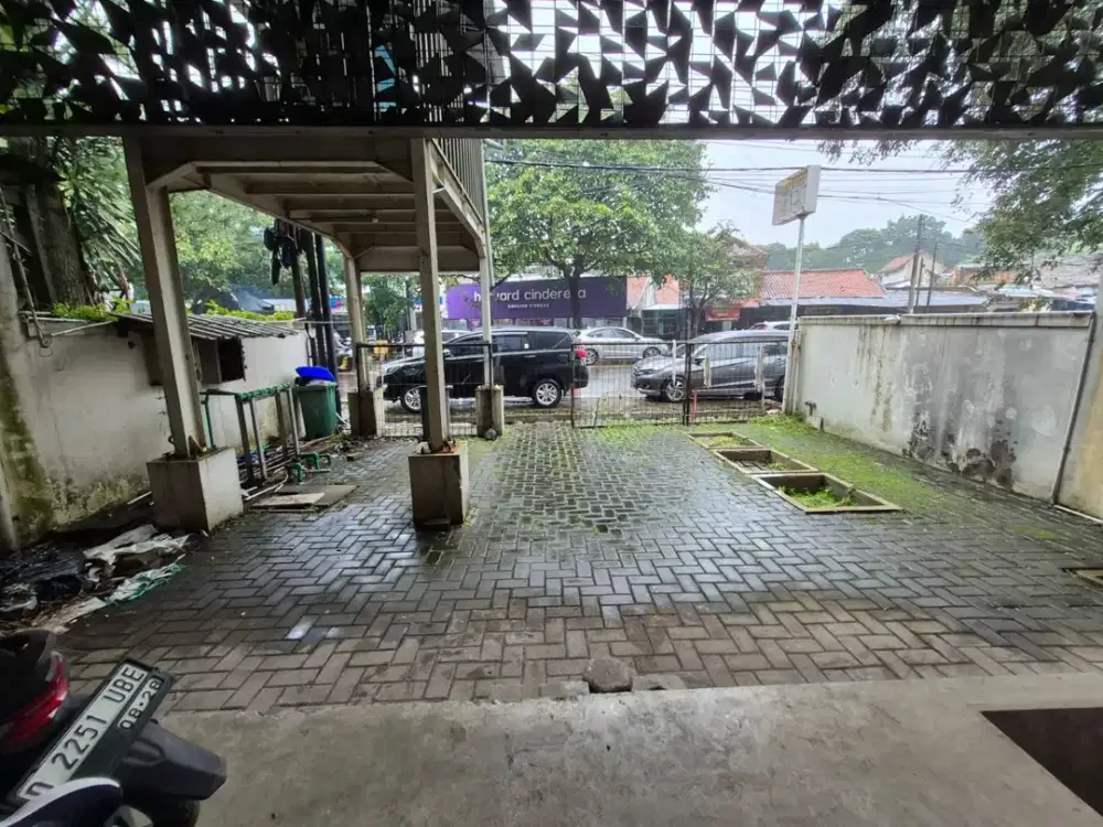 Di Jual Bangunan Strategis 4 Lantai