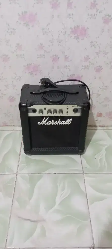 Ampli Gitar Marshall MG-10CF