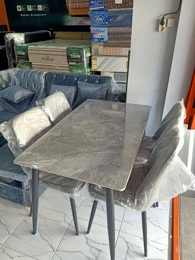 MEJA MAKAN KURSI 4 GRANIT