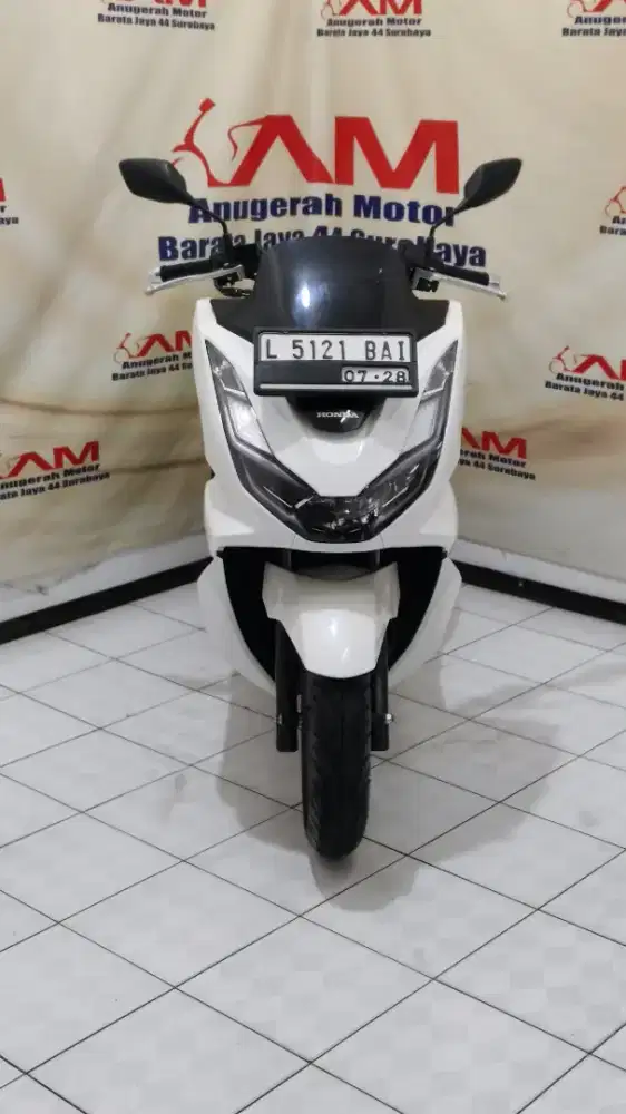 Km 3 Ribu Honda PCX 160 CBS Tahun 2023 warna  Putih