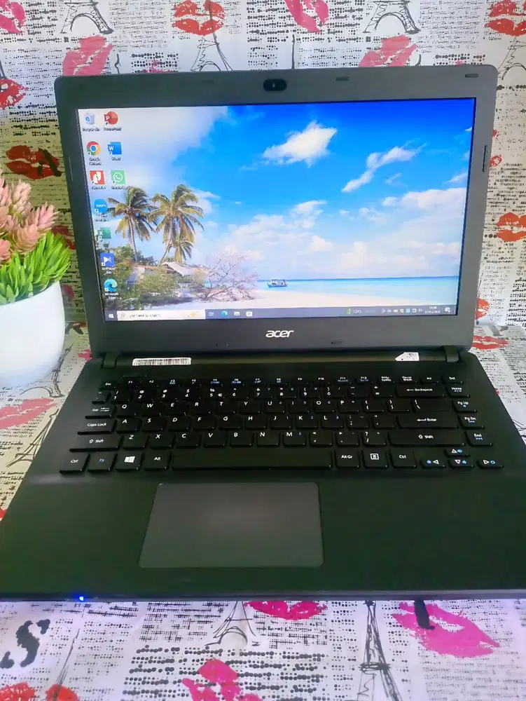 LAPTOP ACER ASPIRE ES1-431. RAM8GB. SSD128GB. Body Slim. Baterai Awet