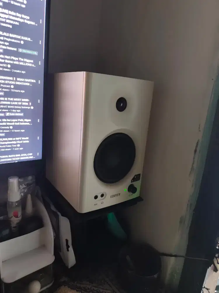 Speaker Monitor Edifier Flat
