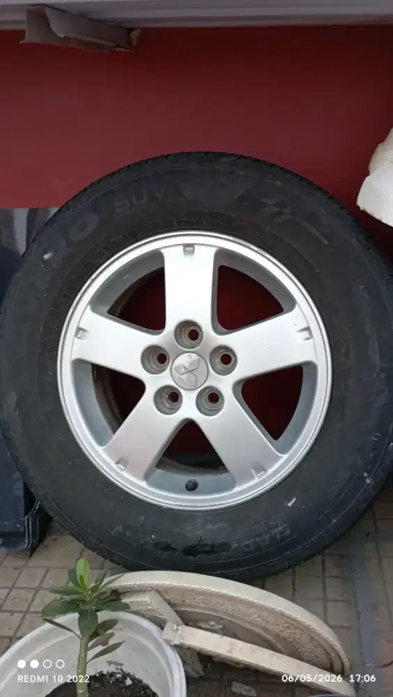 Velg sm ban copotan dr Mitsubishi Delica ring 16