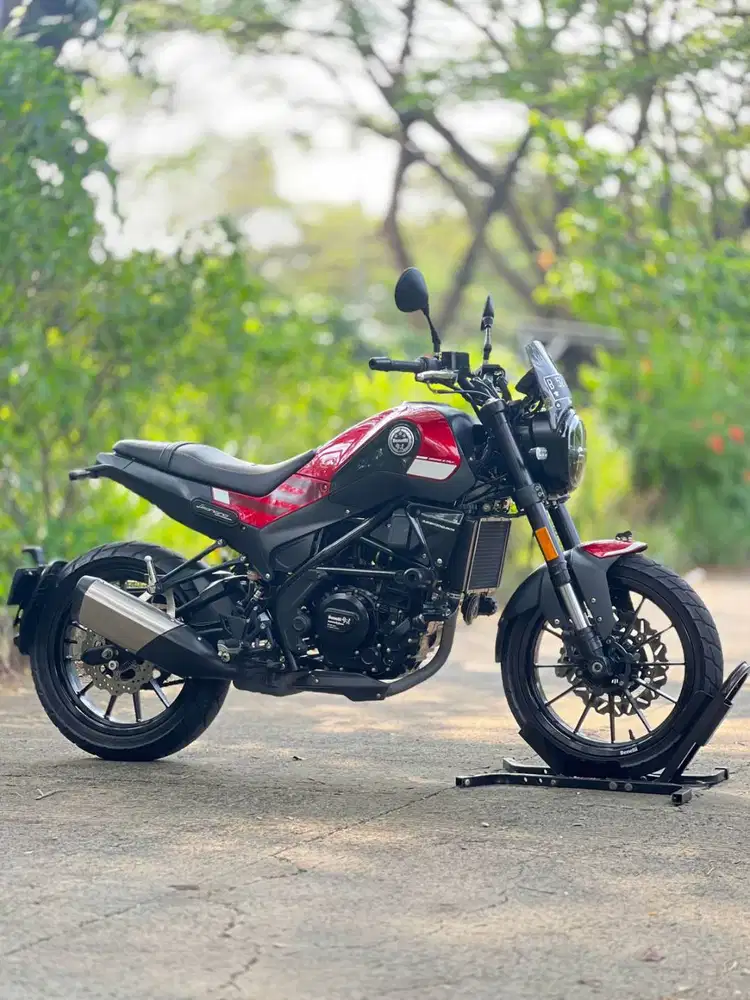 BENELLI LEONCINO 250 ABS MERAH 2022 KM 8K PAJAK PANJANG RASA BARU