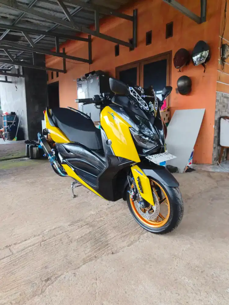 Yamaha X-Max 250