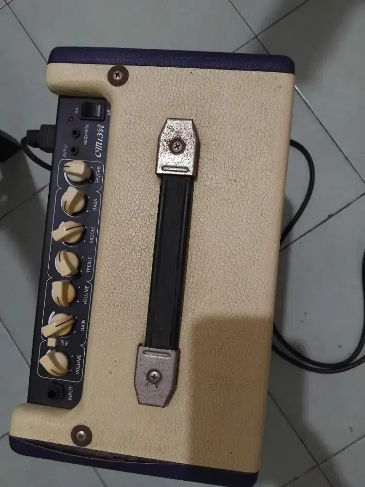 Amply gitar listrik cort 15cm