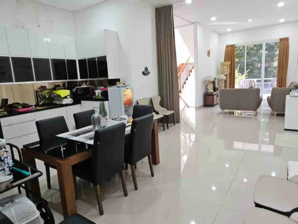 Rumah mewah 3 lantai di Kelapa Gading