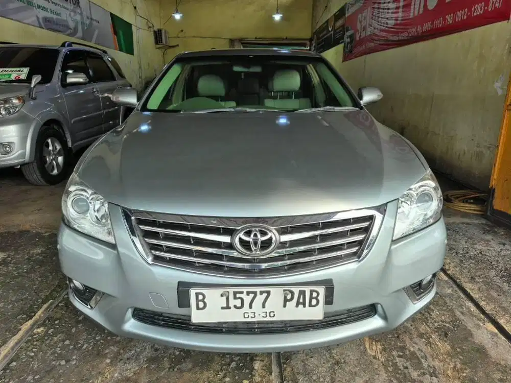 Toyota New Camry 2.4 V Tahun 2010 Automatic
