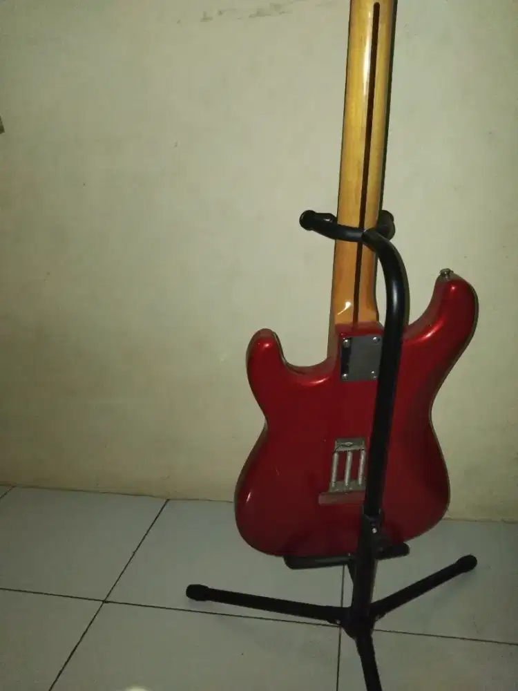 Gitar listrik lyon yngwie malmsteen neck scallop