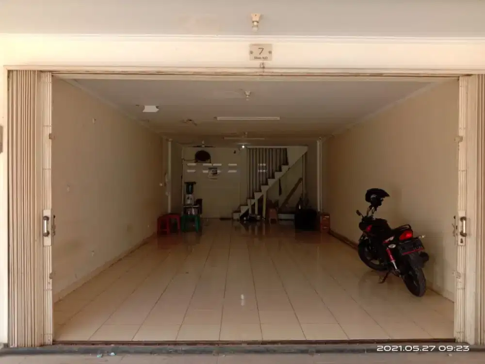 Disewakan cepat ruko sudah renovasi ada tambahan ruang office di lt2