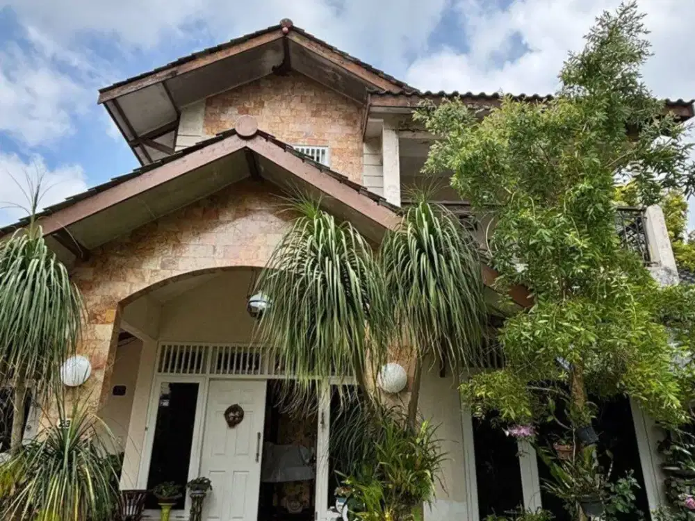 V1 Dijual Villa Mewah Luas Dekat Wisata di Kusuma Estate Batu