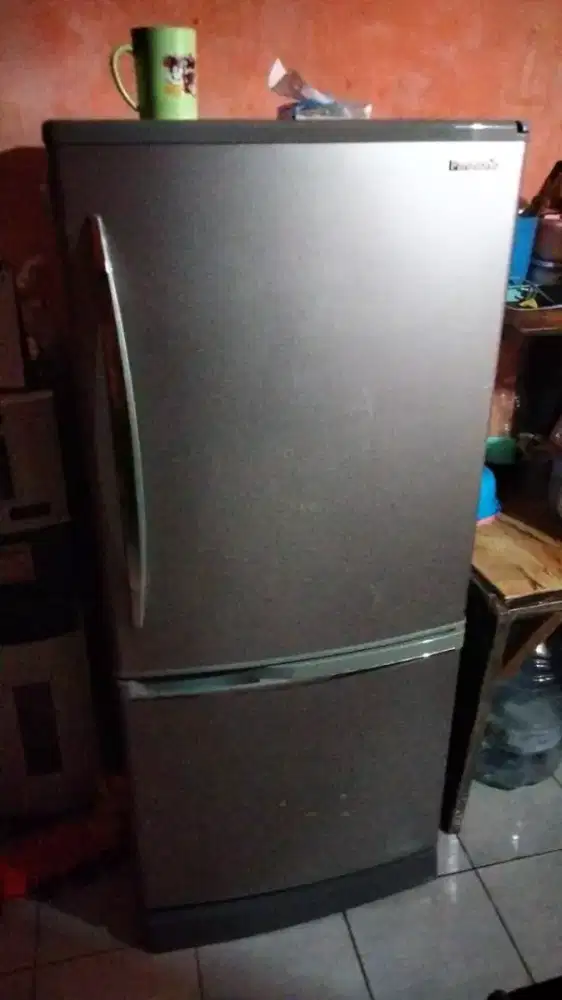 Kulkas 2pintu dingin normal