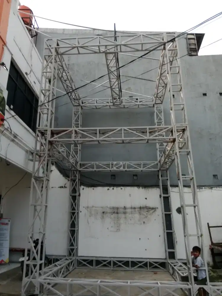 Struktur besi bongkar pasang