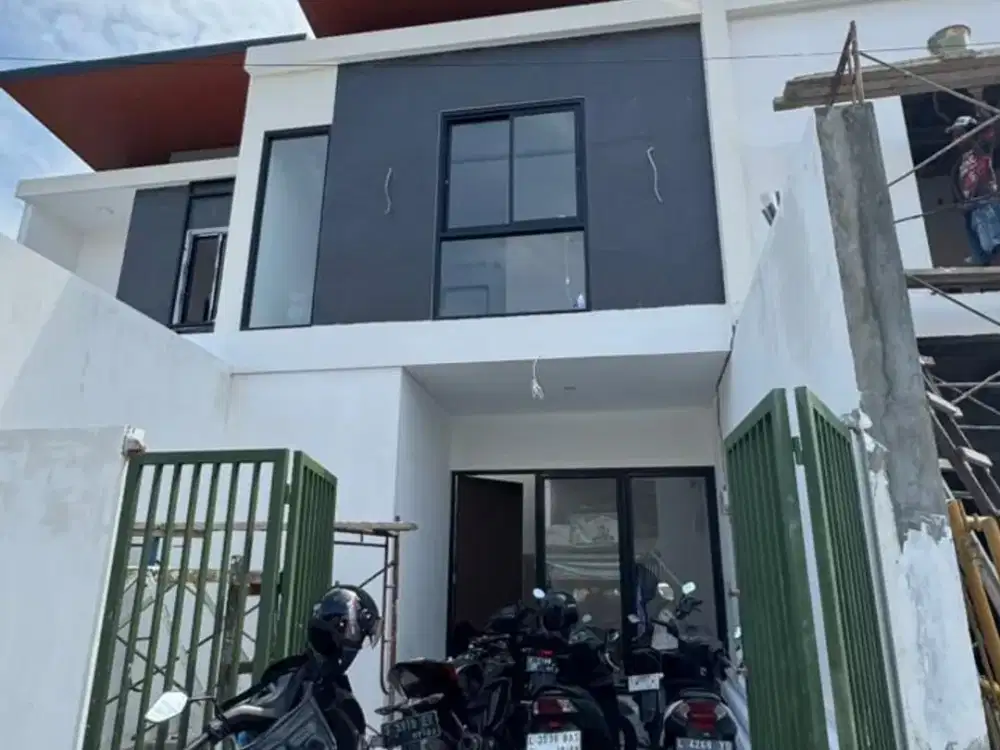 TERMURAH Rumah Baru Gress Semolowaru 2 Lantai Lokasi Strategis dekat Surabaya Pusat