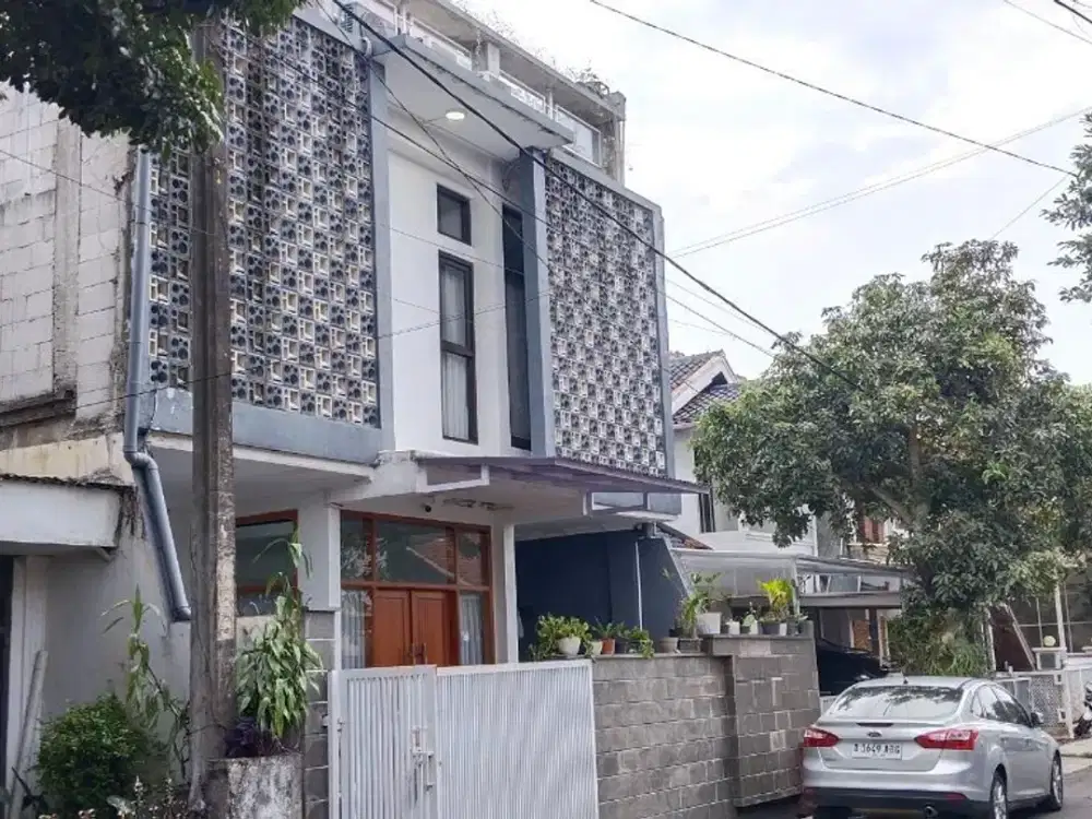 rumah nagus 3 lantai siap huni turangga buah batu bandung