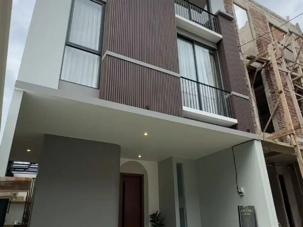 RUMAH DIJUAL DALAM CLUSTER DI LEBAK BULUS JAKARTA SELATAN