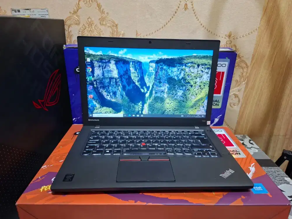 Laptop Lenovo Thinkpad T450 • CORE I5 GEN5 •SSD 256GB •8GB •Designer