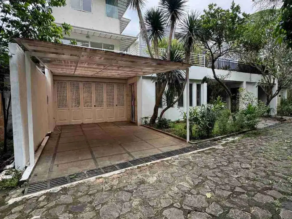 MODERN RESORT TOWNHOUSE DI LEBAK BULUS