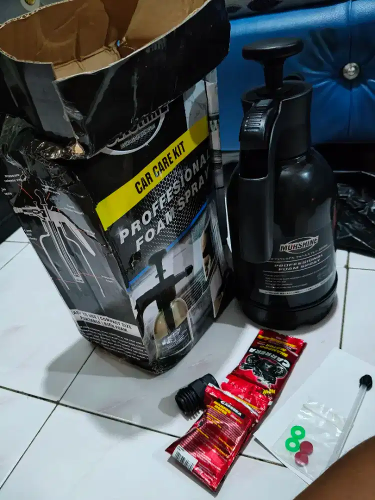 Alat semprot cuci kendaraan di rumah (profesional)