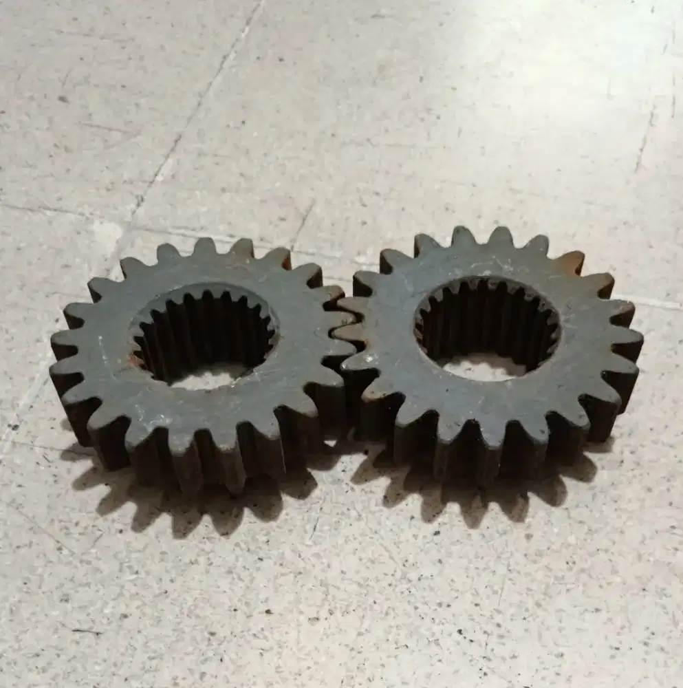 Gigi Gear Besi Baja Mesin